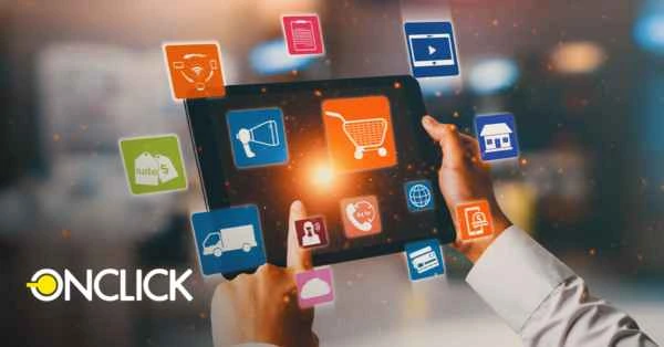 Pessoa segurando tablet com diversos ícones de tecnologia e comércio eletrônico flutuando ao redor. Logo "ONCLICK" no canto inferior esquerdo. Conceito visual de soluções digitais integradas e experiência omnichannel.